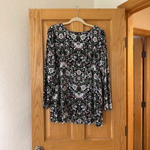 J. Jill size XL black background floral Tunic
